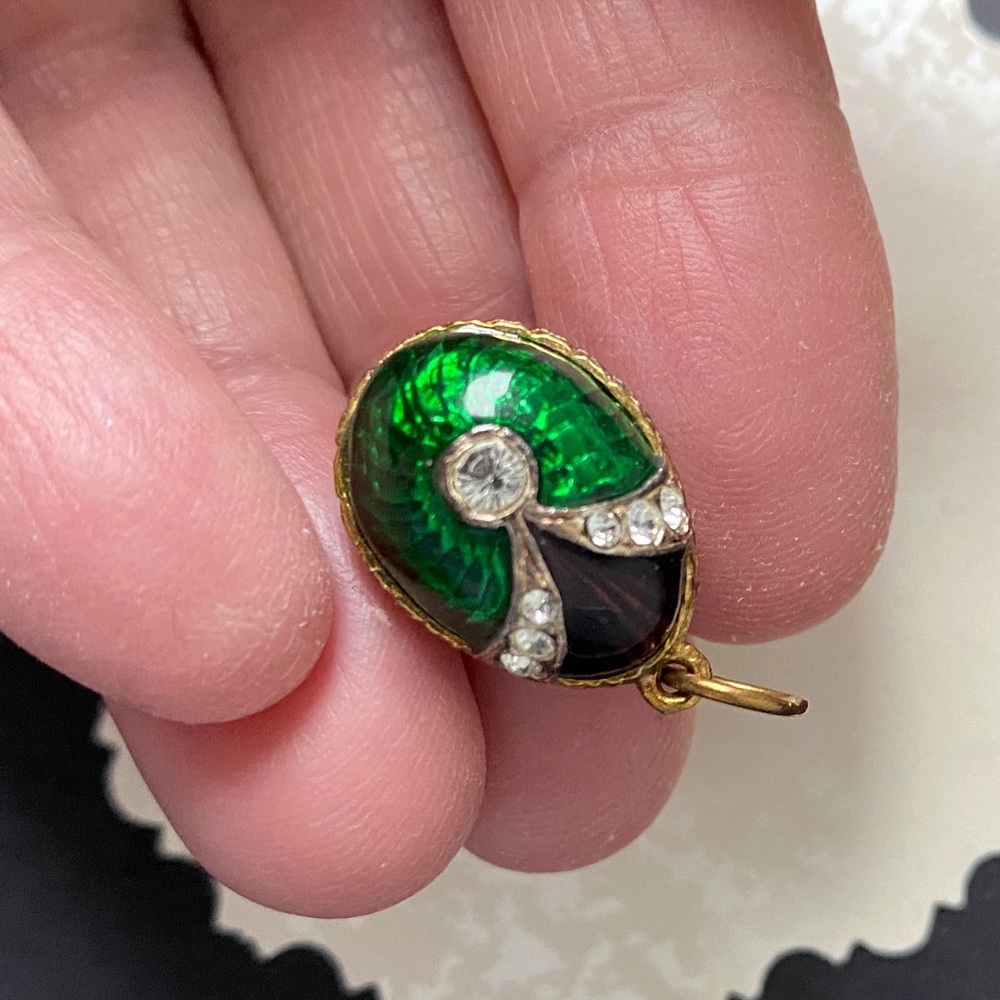 VINTAGE Egg Pendant